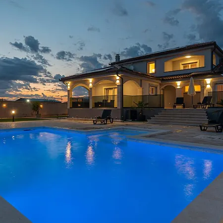 Villa Sandra Lisicici